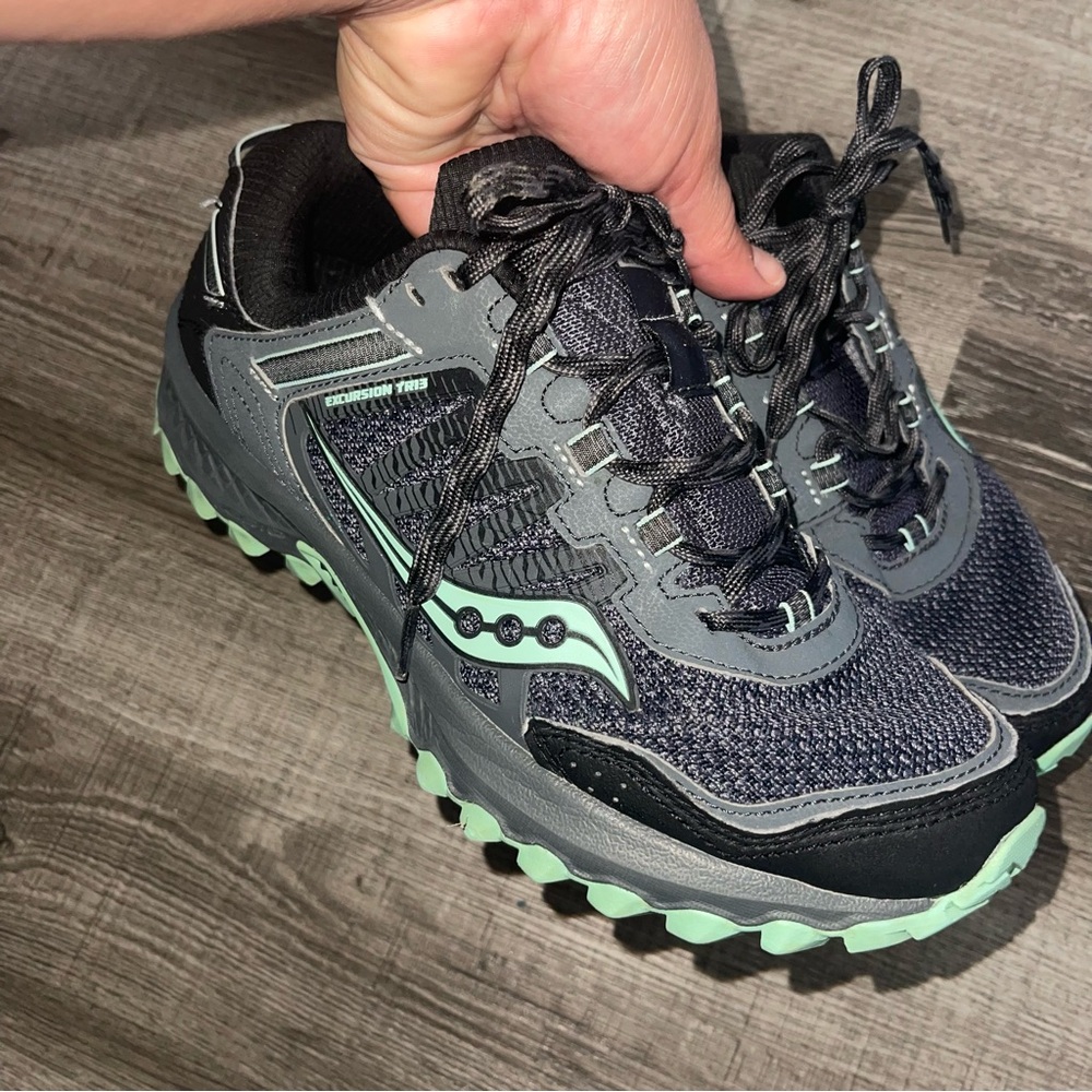Saucony Women's Black and Mint Athletic Shoes - Picture 12 of 14